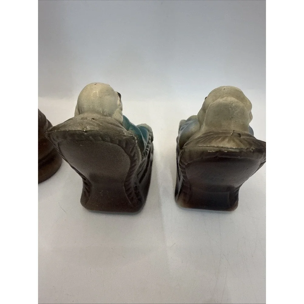 Vintage Salt And Peer Shakers Lot Of 2 Wooden Set; Grandma Grandpa Hong Kong Set